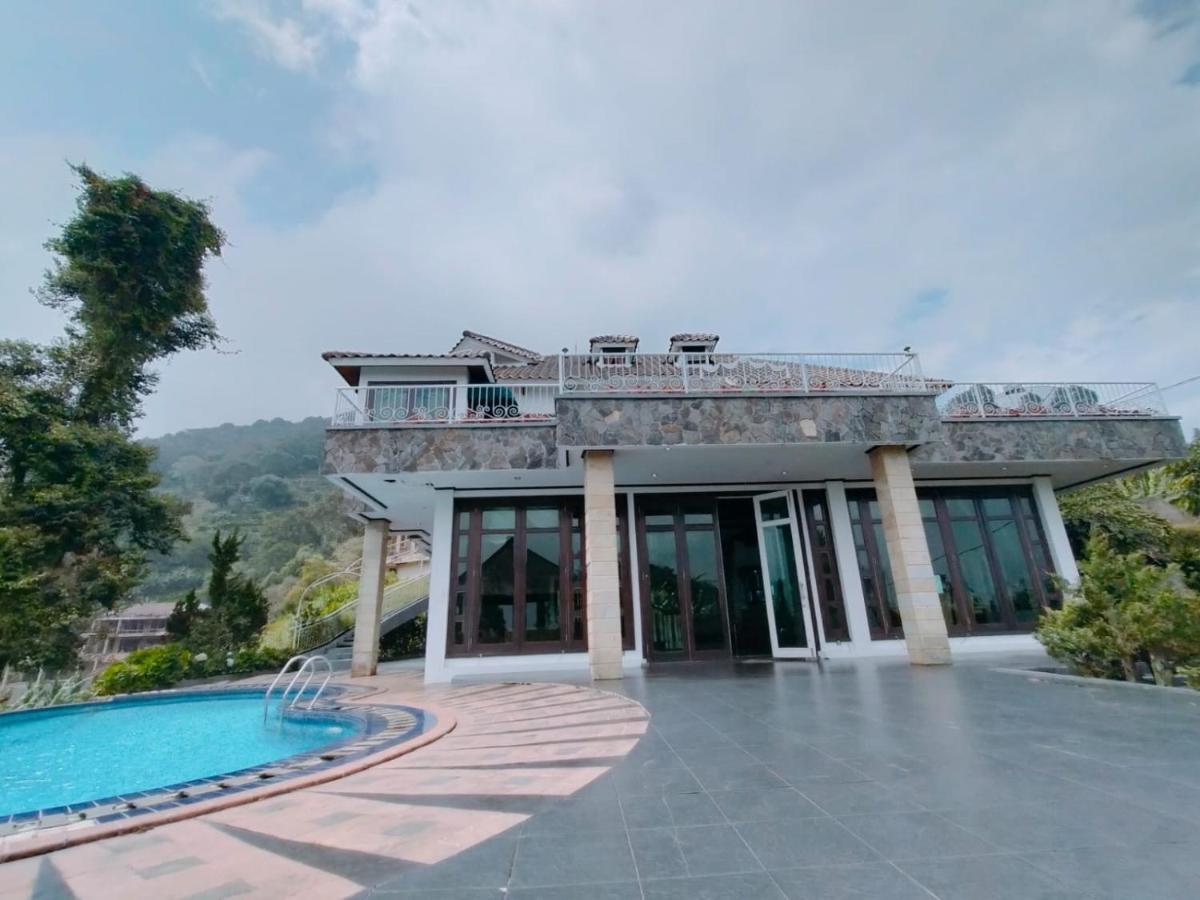Villa Santika Puncak Pass Cimacan ภายนอก รูปภาพ