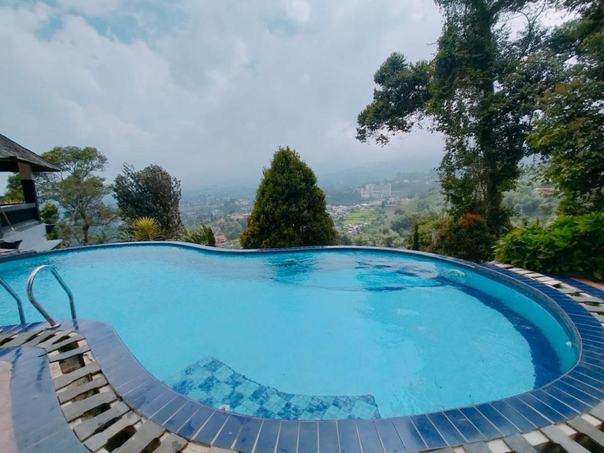 Villa Santika Puncak Pass Cimacan ภายนอก รูปภาพ