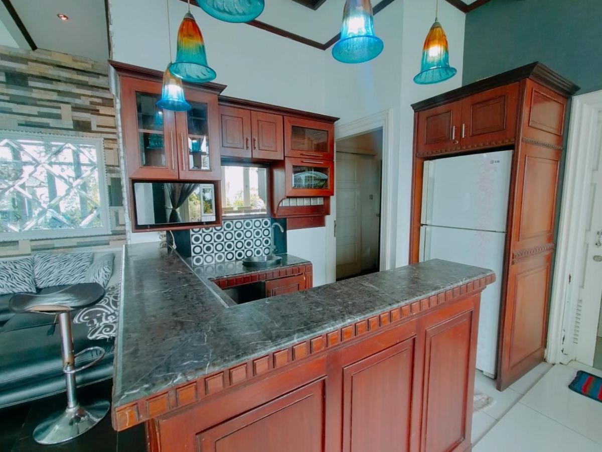 Villa Santika Puncak Pass Cimacan ภายนอก รูปภาพ